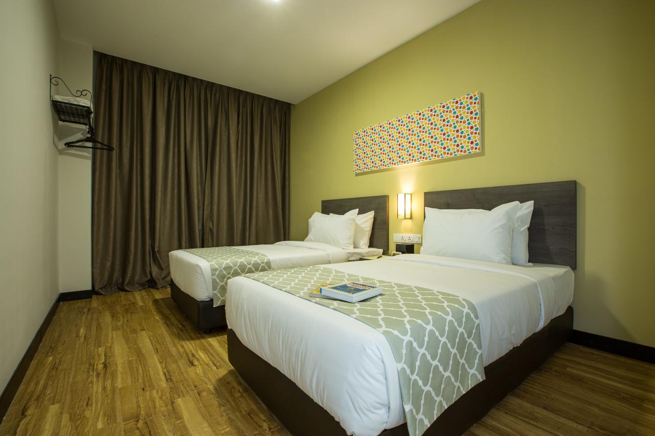 Humaira Hotel Танах-Мерах Экстерьер фото