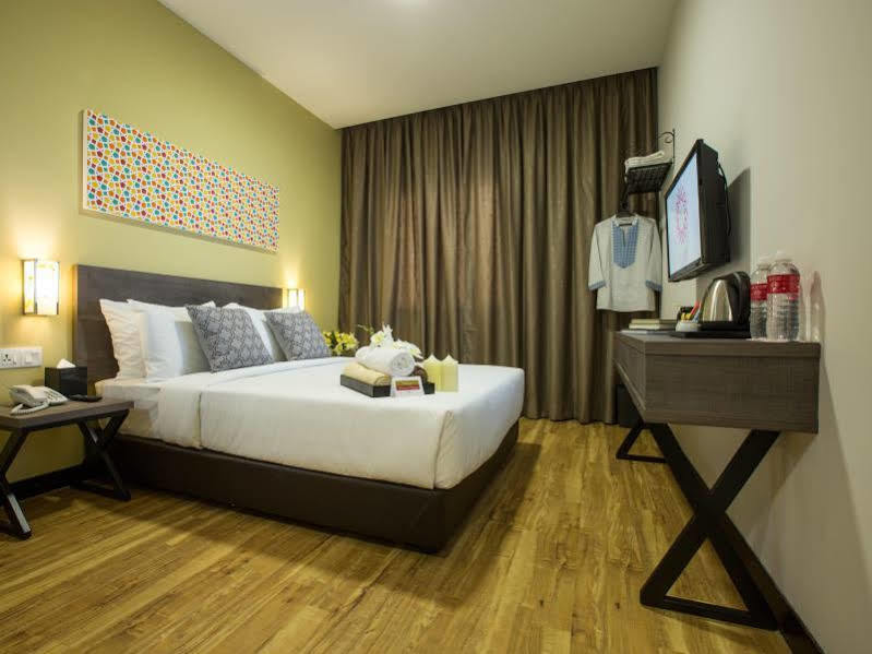 Humaira Hotel Танах-Мерах Экстерьер фото